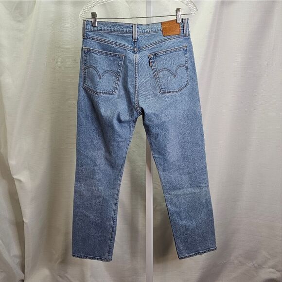 Levi's Light Wash Wedgie Straight Jeans Size 28 - Picture 8 of 10